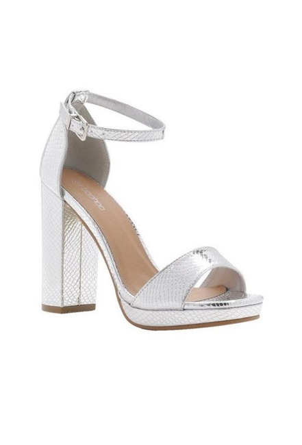 E-comm: Sexy Heels to Ring in the New Year